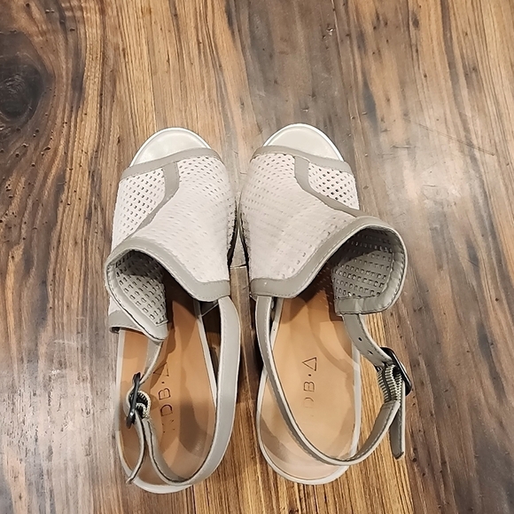 Kelsi Dagger Brooklyn Goya Peep-toe Slingback Sandal - Picture 6 of 11